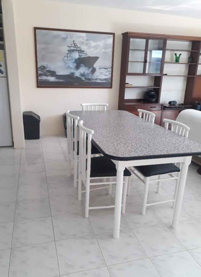 Private Room In Wonderful Sea View Apartment Сейнт Полс Бей Екстериор снимка